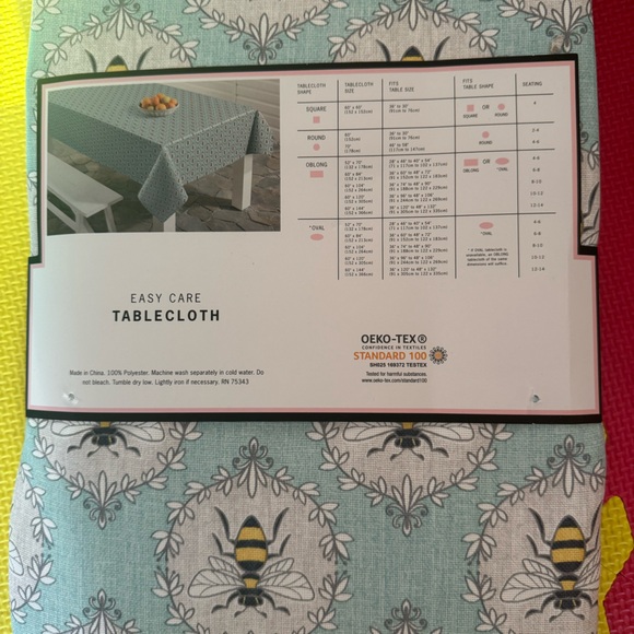 Tablecloth - Picture 2 of 2